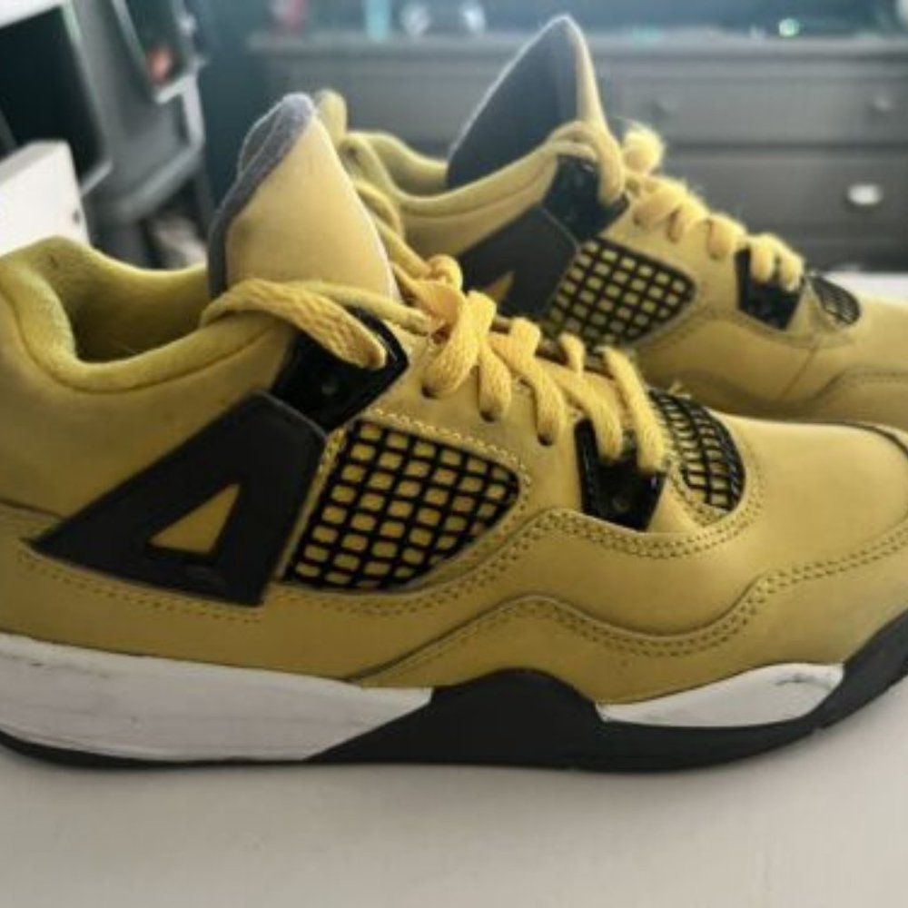 Nike Air Jordan 4 Retro Lightning PS Sz 2 Yellow Black
